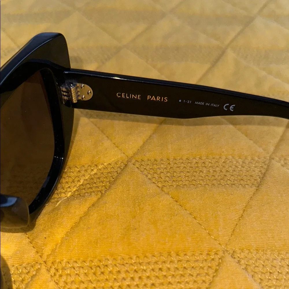 Black Cat-Eye Celine Sunglasses CL40157U - Picture 4 of 9